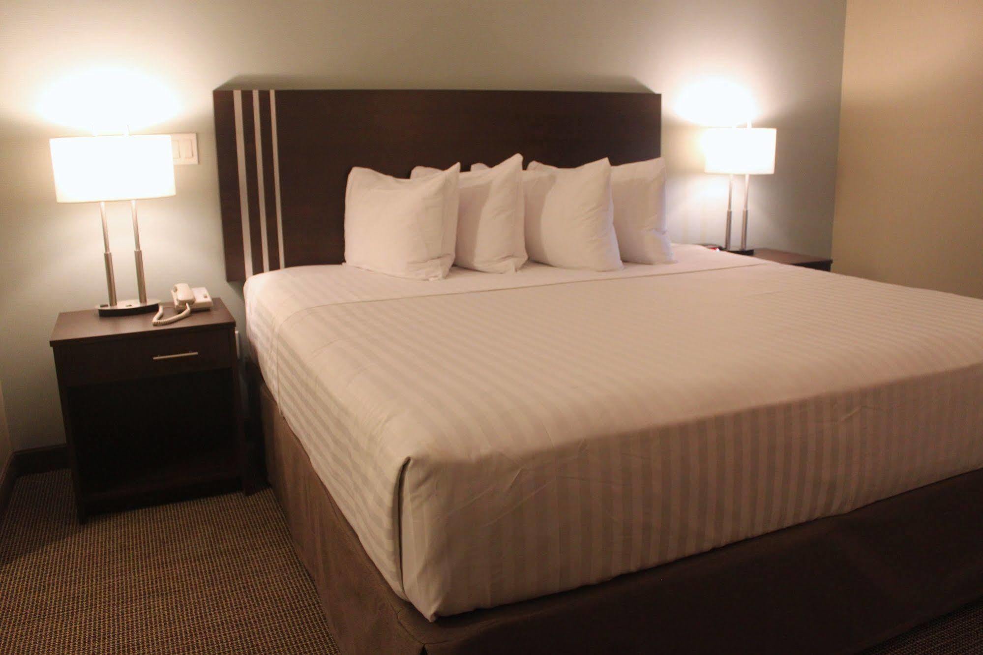 Hotel Meridian &